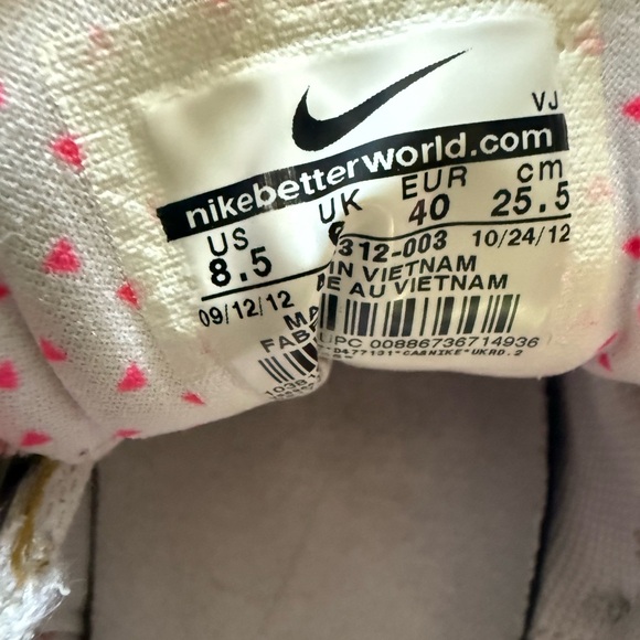 Nike Shox NZ Silver and Pink Sneakers women’s size 8.5 - Picture 4 of 4